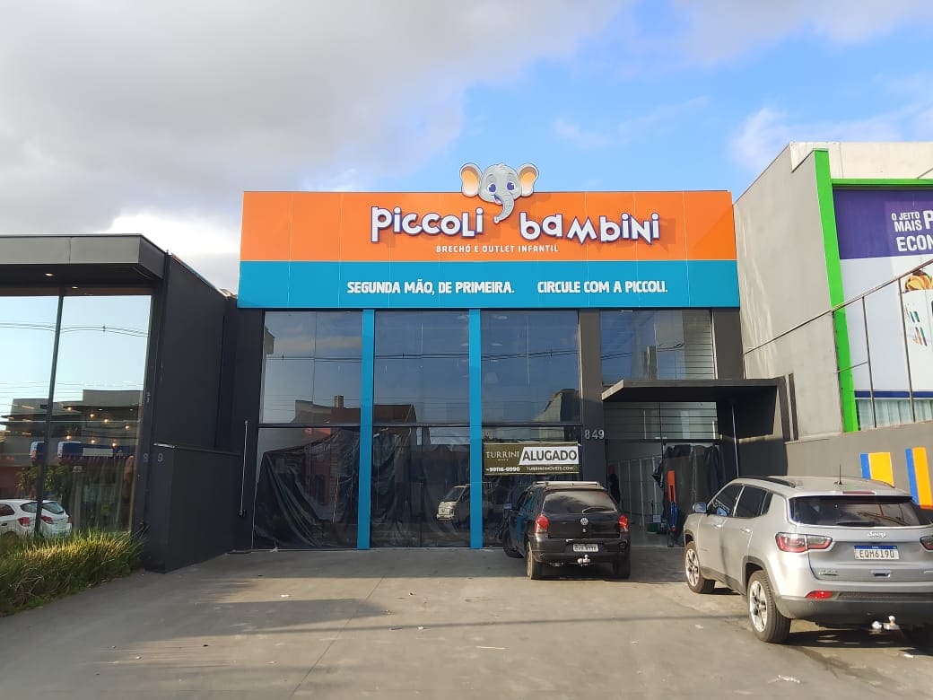 Fachada Piccoli Bambini — ACM e acrílico